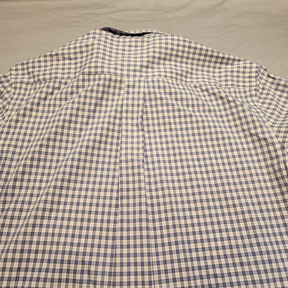 Jos A Bank Short Sleeve Men's L Traveler's Collection Buttoned Plaid Blue Shirt‎